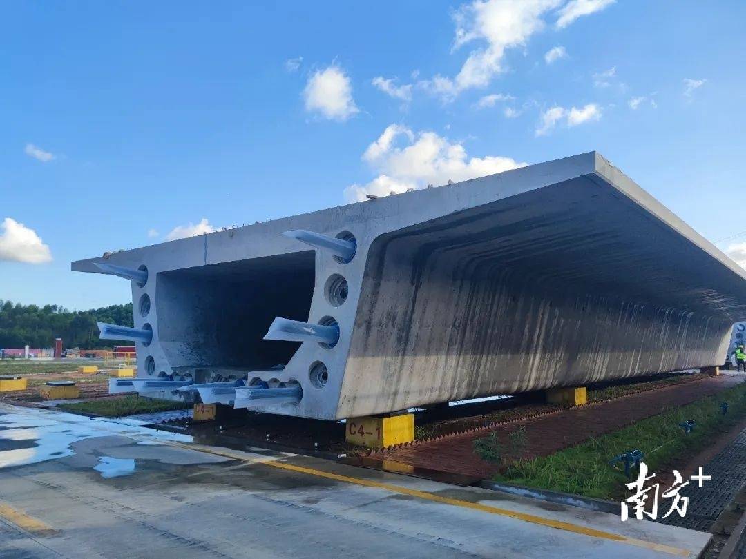 深汕高铁承担着深汕与深圳市区间高频高速城际功能,建成后深汕特别