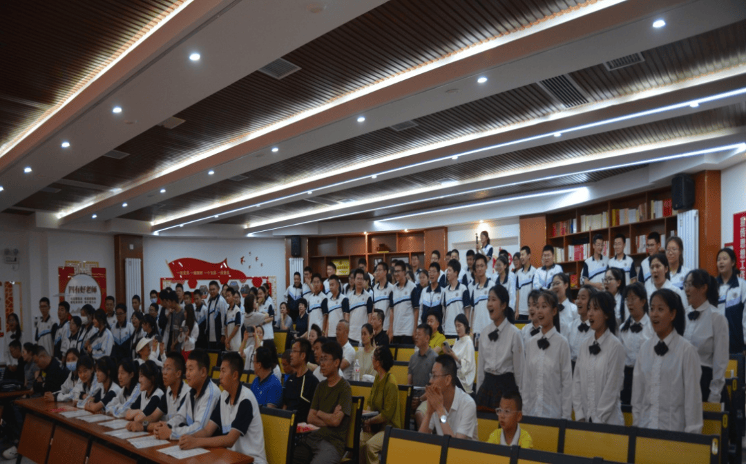 宁夏演艺集团歌舞剧院男中音独唱演员雍容,银川高级中学康丽丽副校长