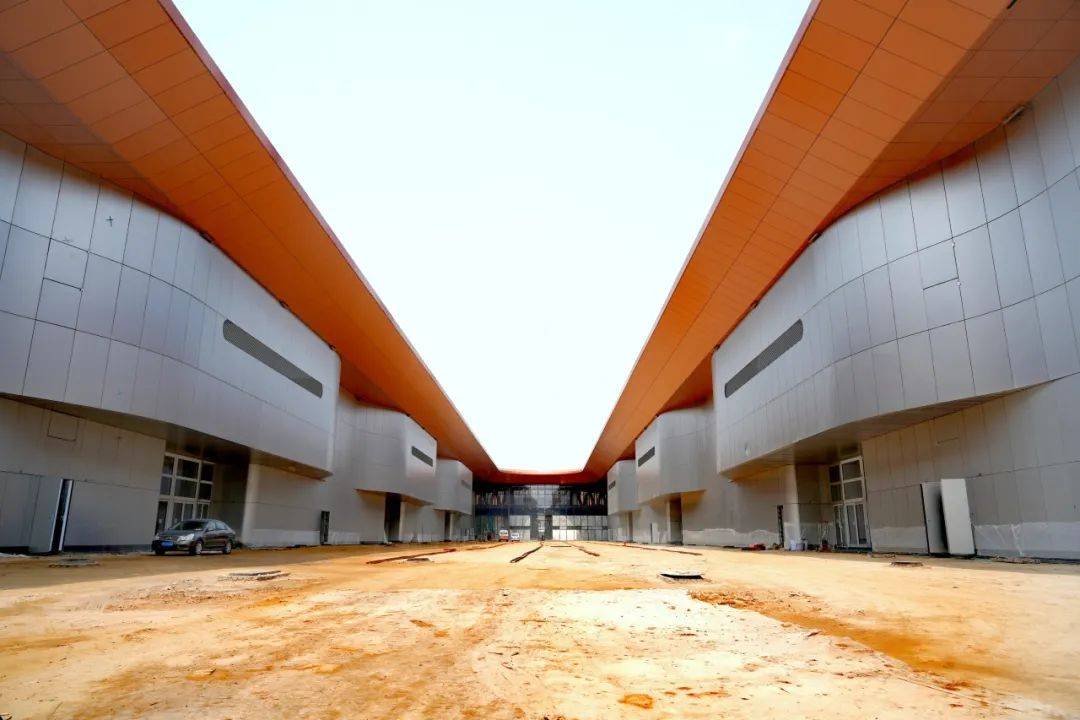 北辰集团,建工集团,中建二局丨新国展二期外立面全部完工亮相!