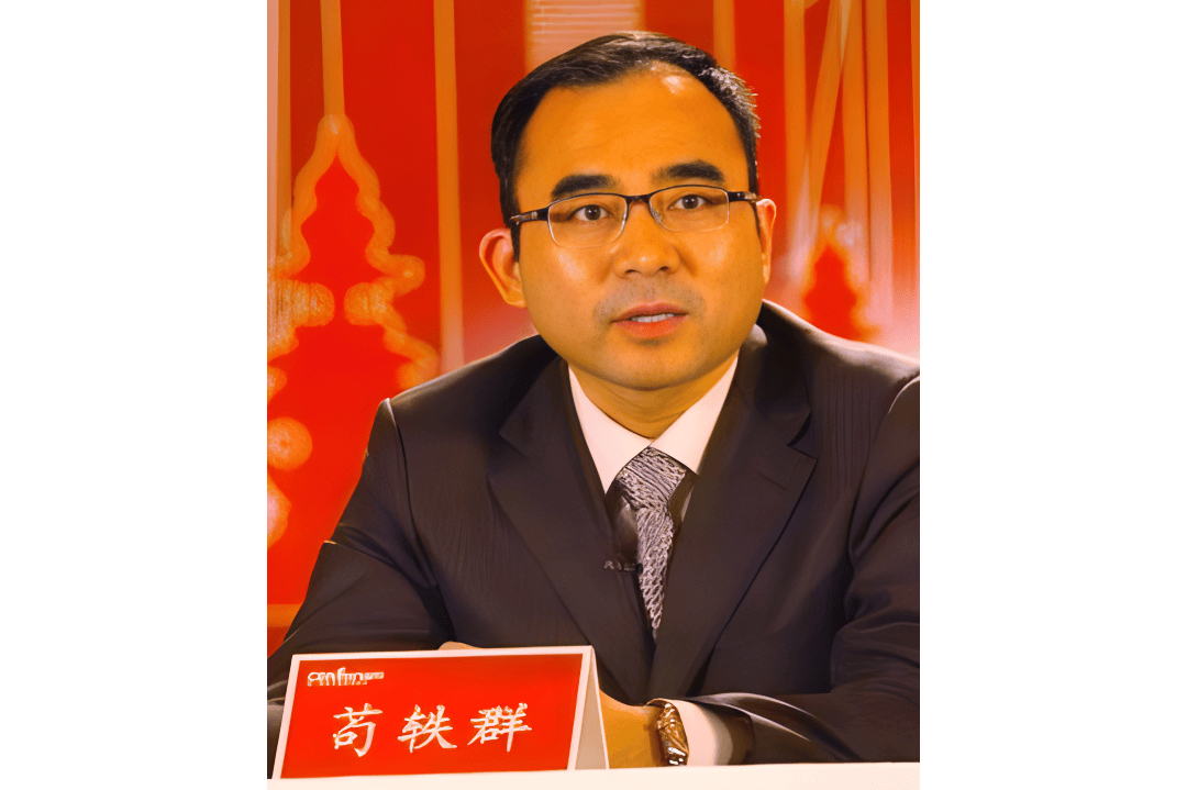 800亿海底捞老板,突然改组班底