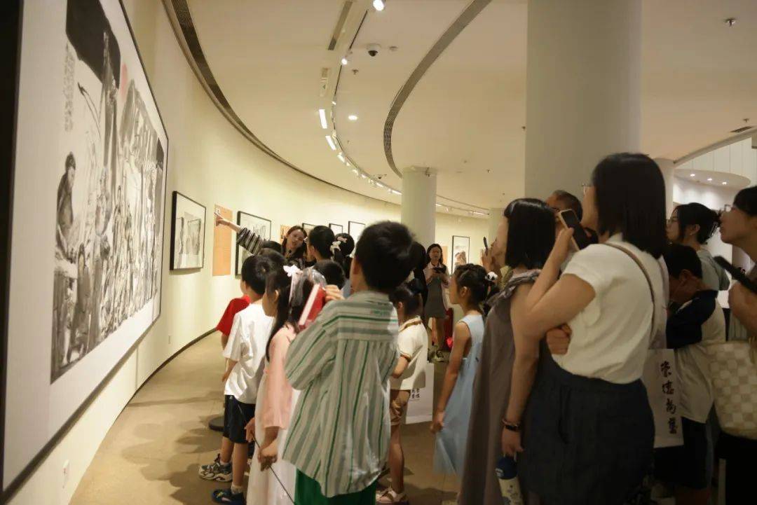 开幕报道丨"崇德尚艺——首届陕西省美术博物馆捐赠与收藏荣誉展(中国