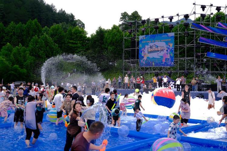 盛夏避暑好去处!2024万盛黑山谷音乐季启幕