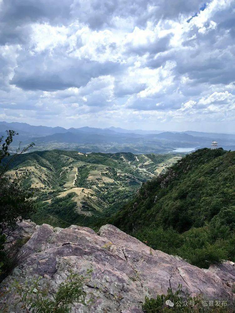 临县汉高山图片