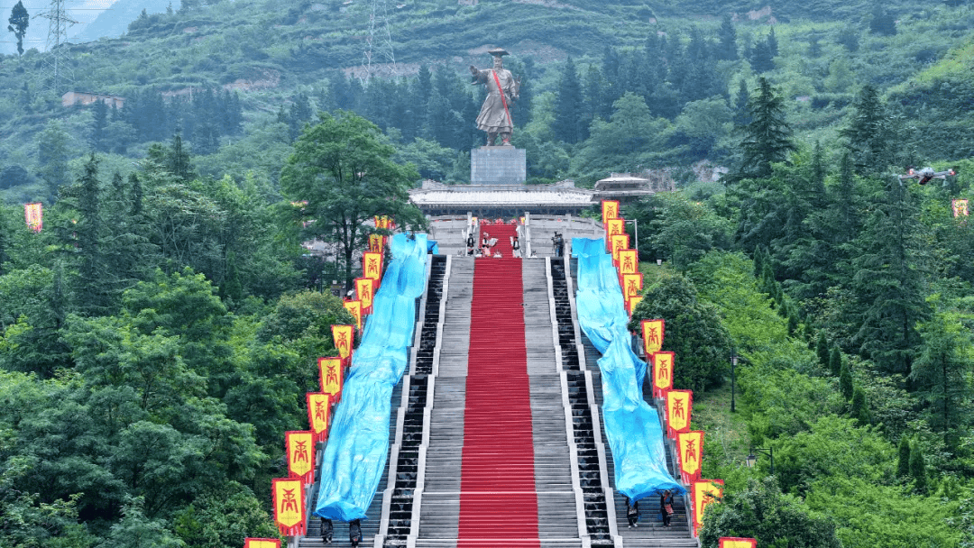 汶川县|举行大禹华诞拜谒大典