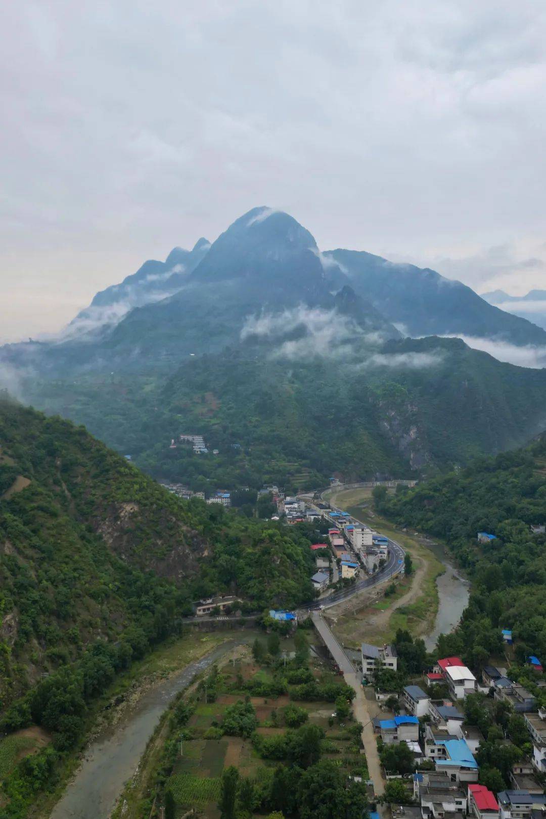 月亮洞景区门票价格图片