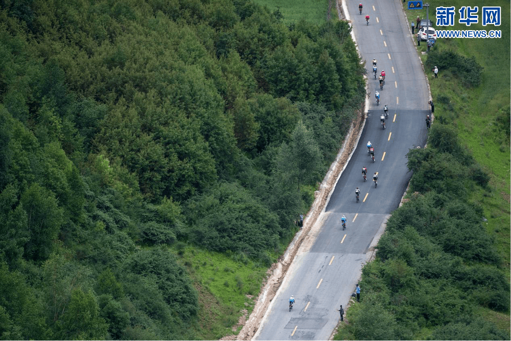 【融媒关注】环湖赛让世界选手感受大美青海的"cyclingsports"_西宁
