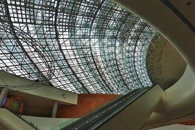 乘船夜游珠江,外观广州塔,"世界最大科技馆"广东科学中心,番禺大学城