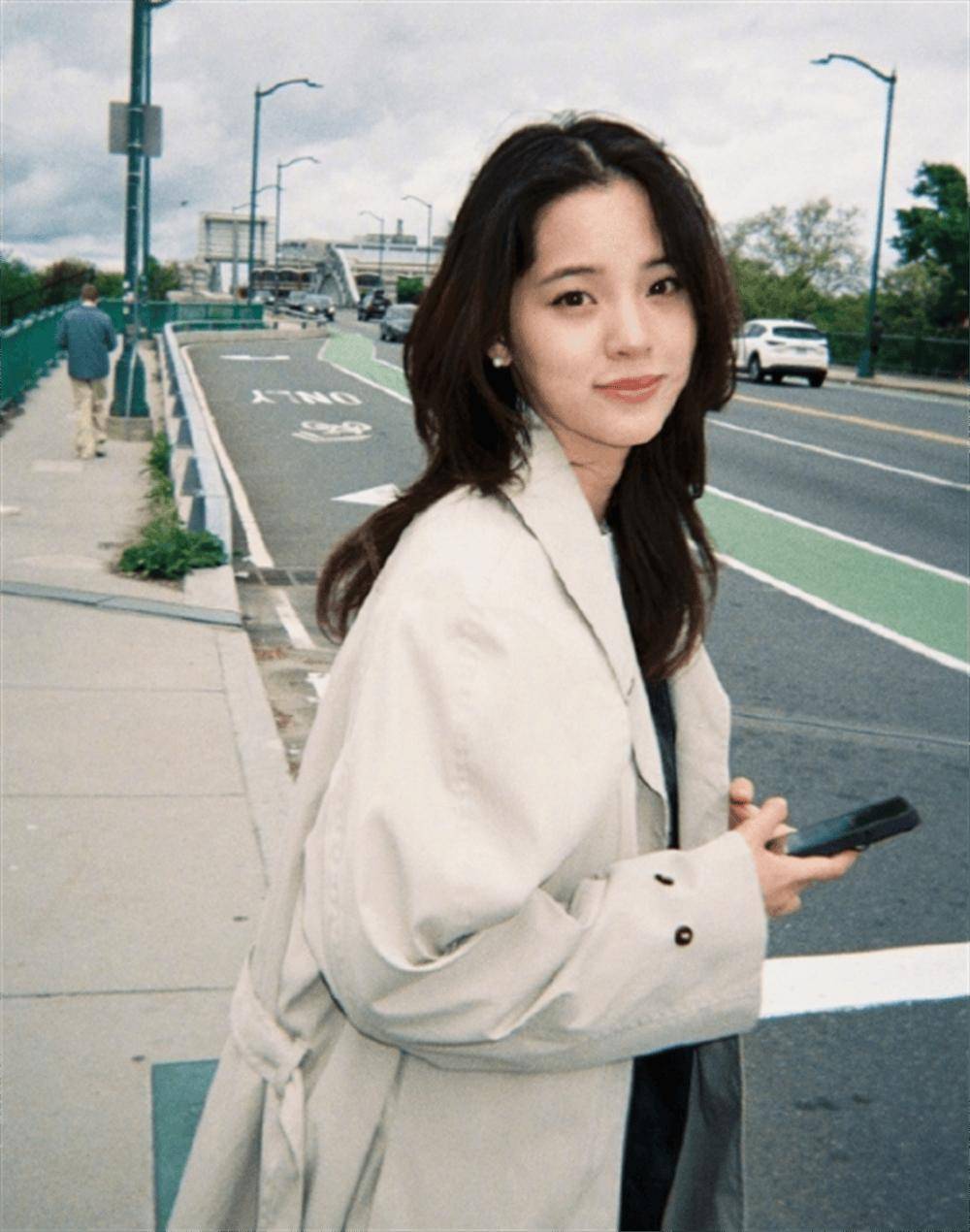 欧阳娜娜晒清凉泳照,曲线凹凸有致,腋下管理完美,这组照片绝美