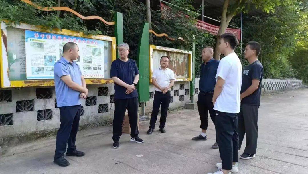 魏华松到沿河县开展"双联双促"活动