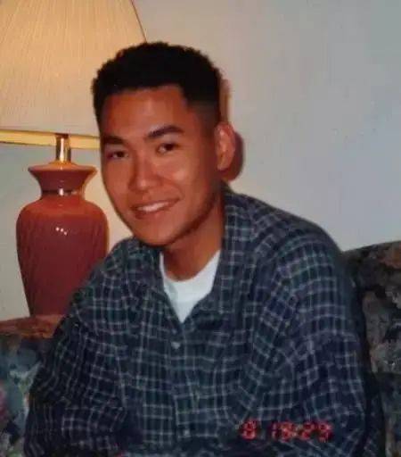 当时的帮派斗争非常复杂,"华青帮"尤其凶残,让人闻风丧胆.