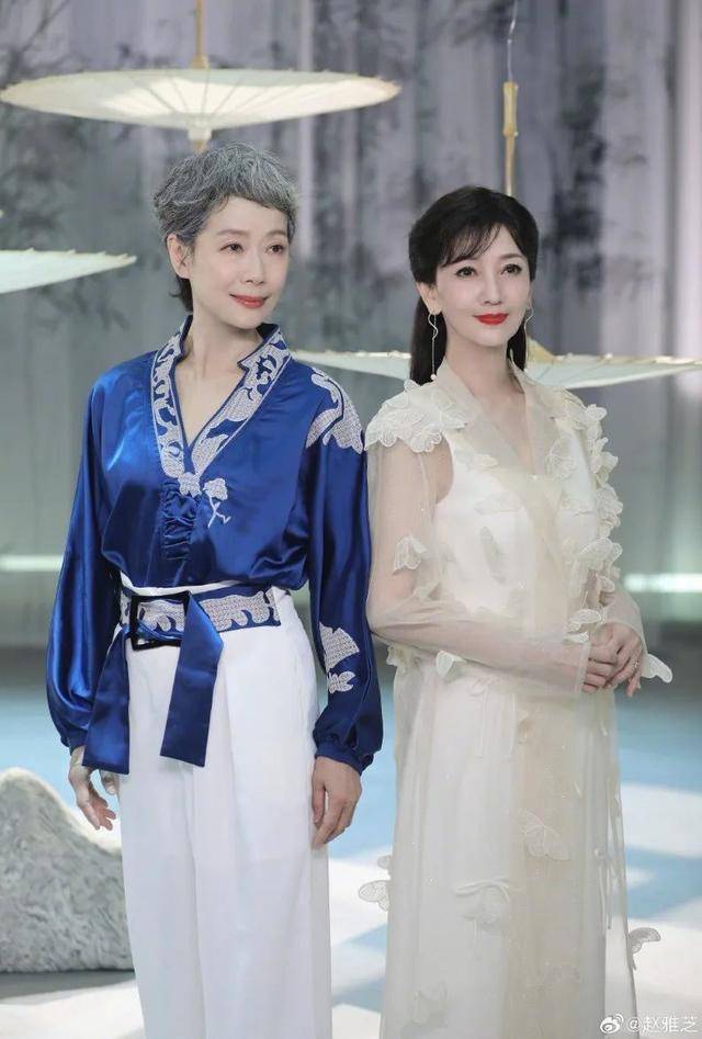 罕见同框!赵雅芝叶童32年后合体唱《千年等一回》,网友:梦回许仙白娘子_主题曲_全国_系列