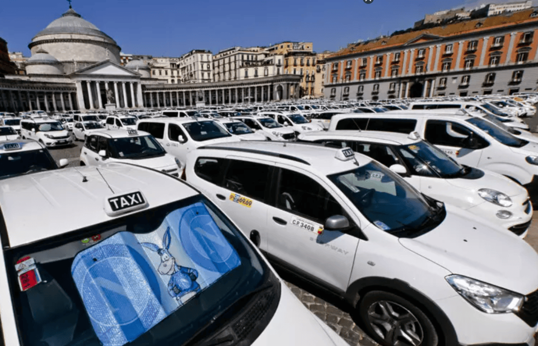 意大利出租车难找?排队等候时间长达数小时