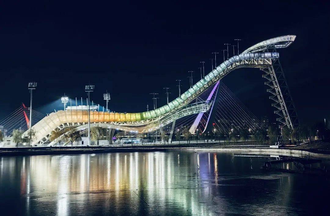 石景山"游"暑假 | 夜游首钢园,周六"钢钢"好