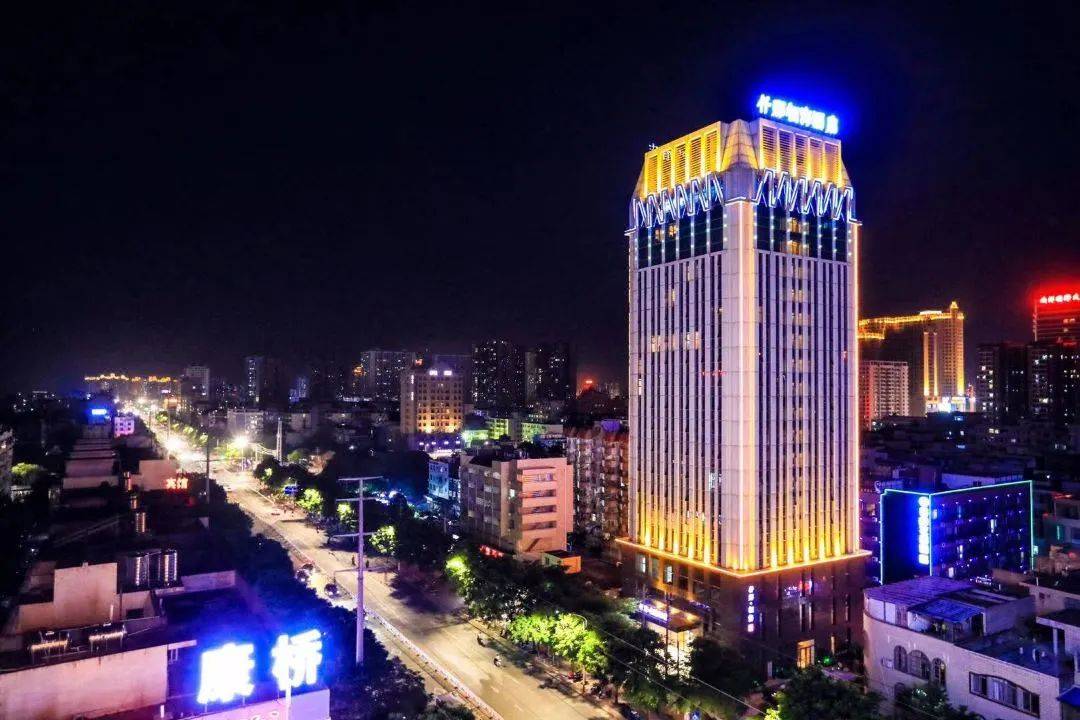 参考酒店:北海·仟那酒店或同级来到北海,行程安排一晚全新高端轻奢