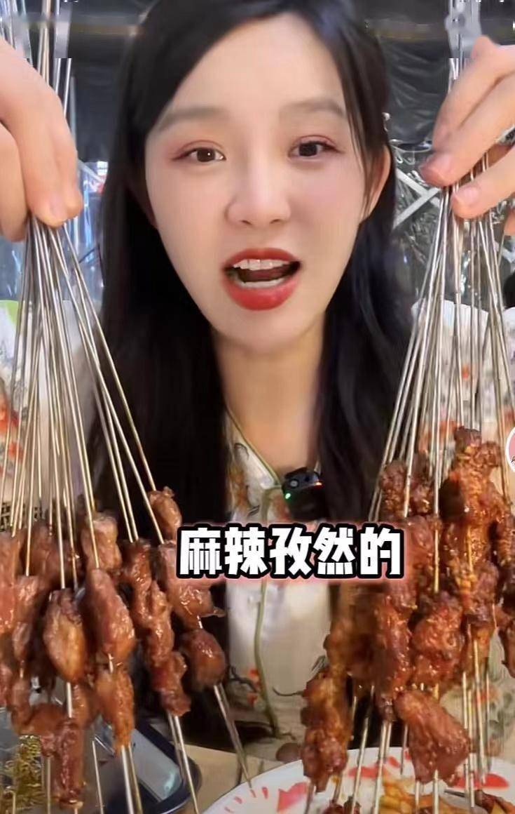 小贝饿了终于受到惩罚了!月子期间乱吃喝,导致子宫复旧不良!