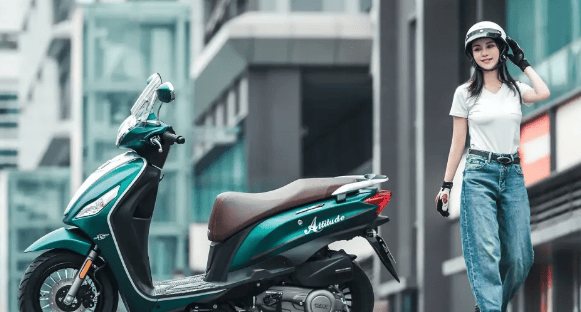 宗申发布星驰125风冷踏板车.