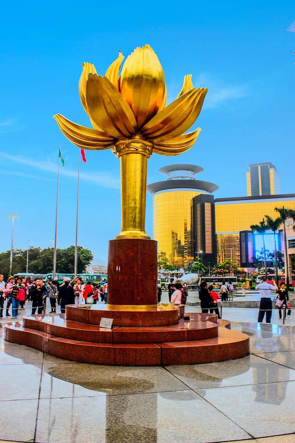 仅￥688元,开启香港澳门珠海精彩3天之旅,车游"世纪工程"——港珠澳