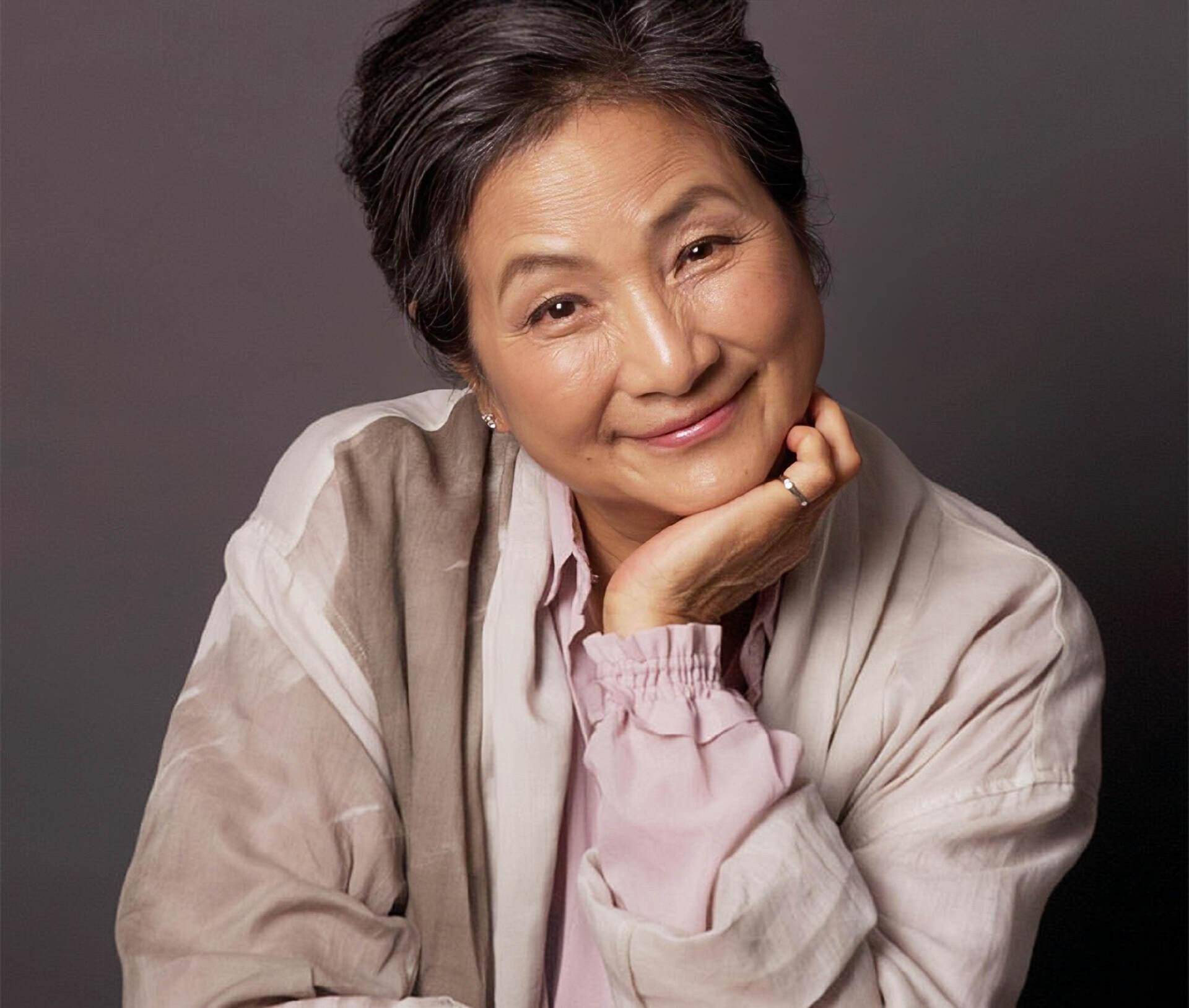 在2014年的时候,郑佩佩因参加旅游综艺节目《花儿与少年》,和刘涛成为