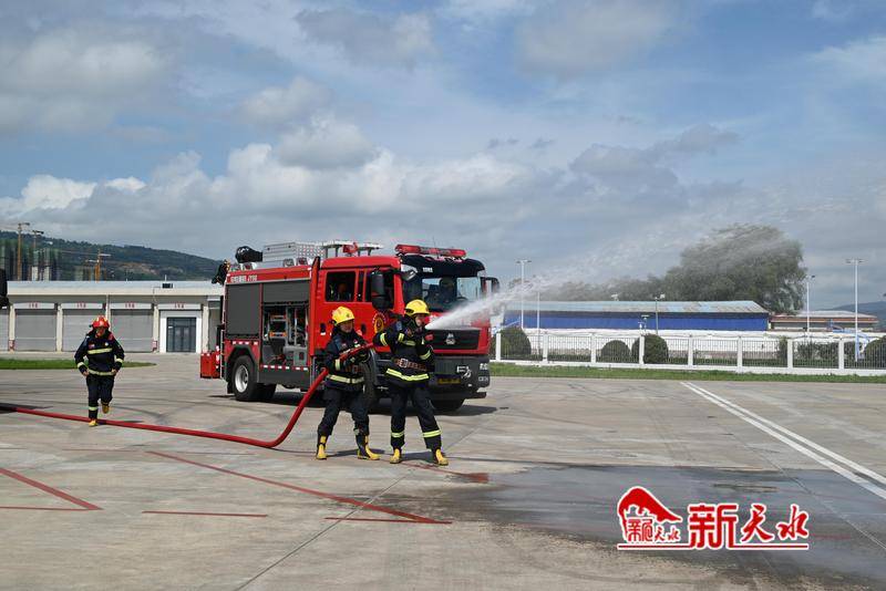 天水机场举行"平安2024"应急救援综合演练