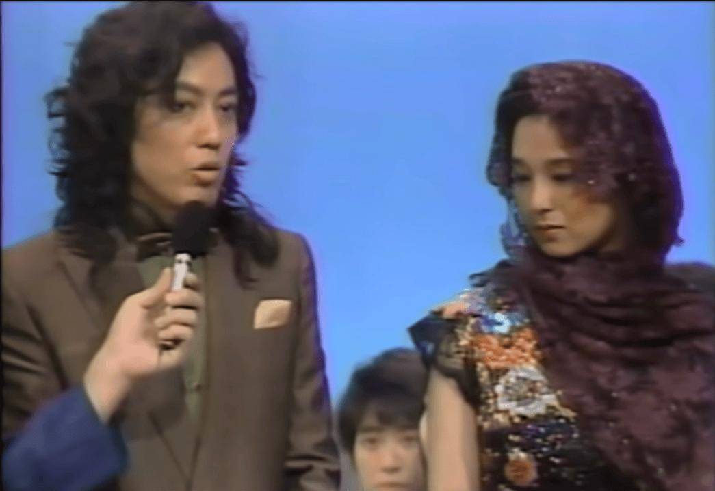 长着眯眯眼的田中裕子:不够漂亮却很有魅力,丈夫为了娶她花18亿