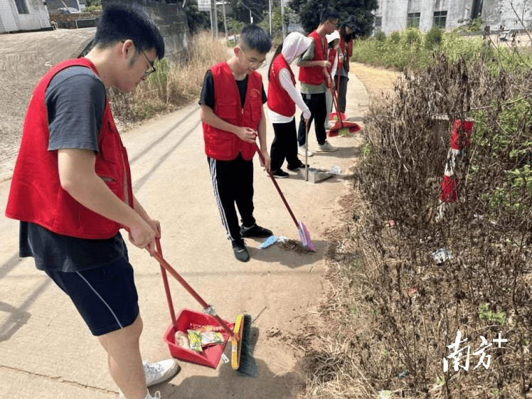 神州学人网 🌸管家婆一肖一码100中奖网站🌸|学科带头人|山东省立第三医院（山东省消化病医院）张锎：打造国内一流结石病团队 更好守护群众生命健康