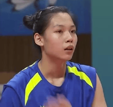 世界女排联赛总决赛亚军等荣誉夺得了杭州亚运会冠军郑益昕先后跟随