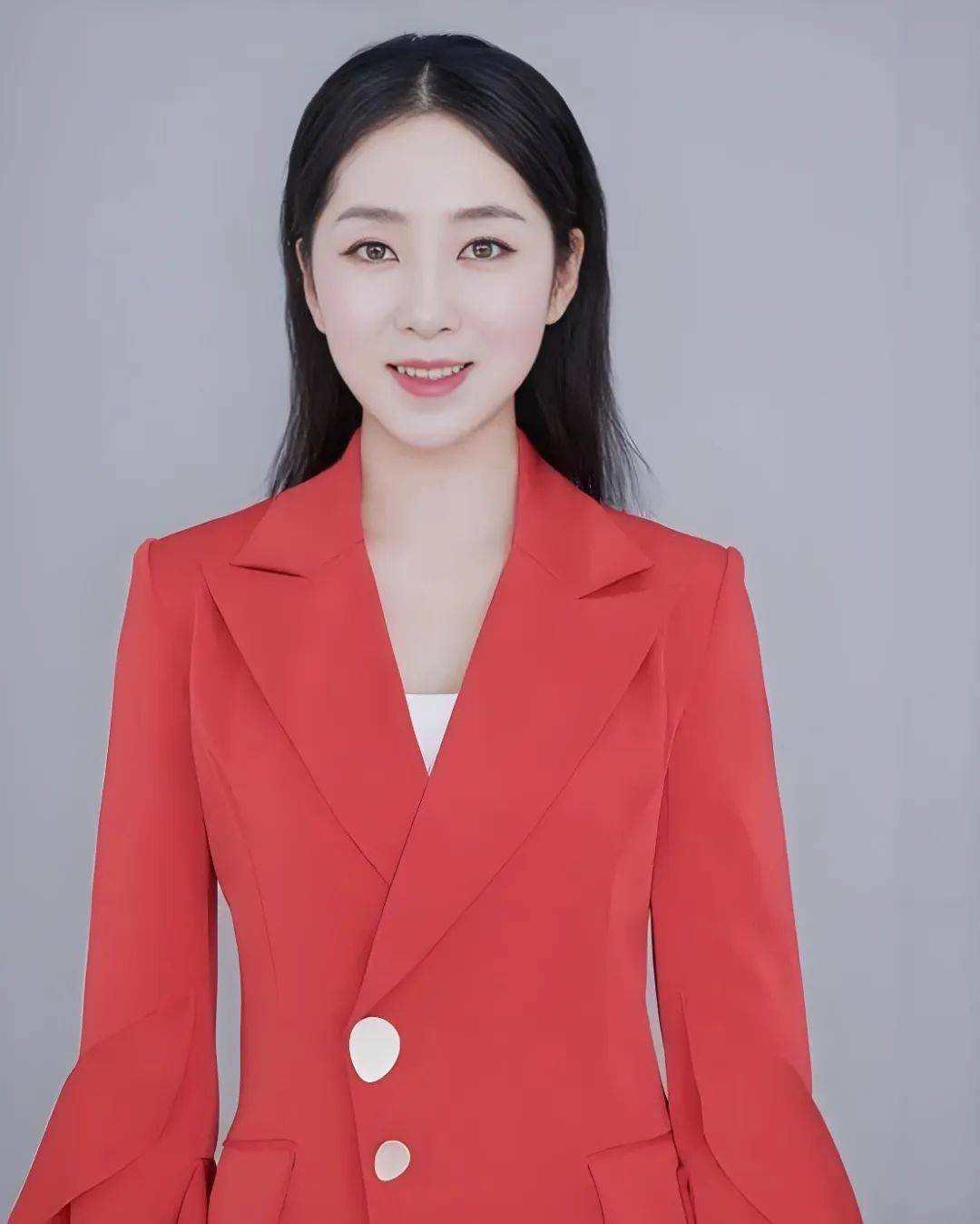 张家口市万全区孕育了一位才情出众,温婉如水的歌手