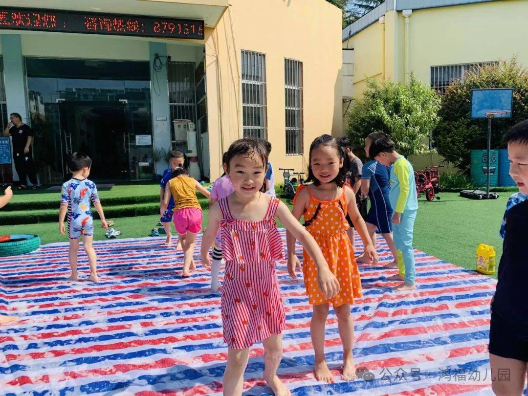 扬一金苹果鸿福幼儿园泡沫之夏嗨翻天不玩水不夏天