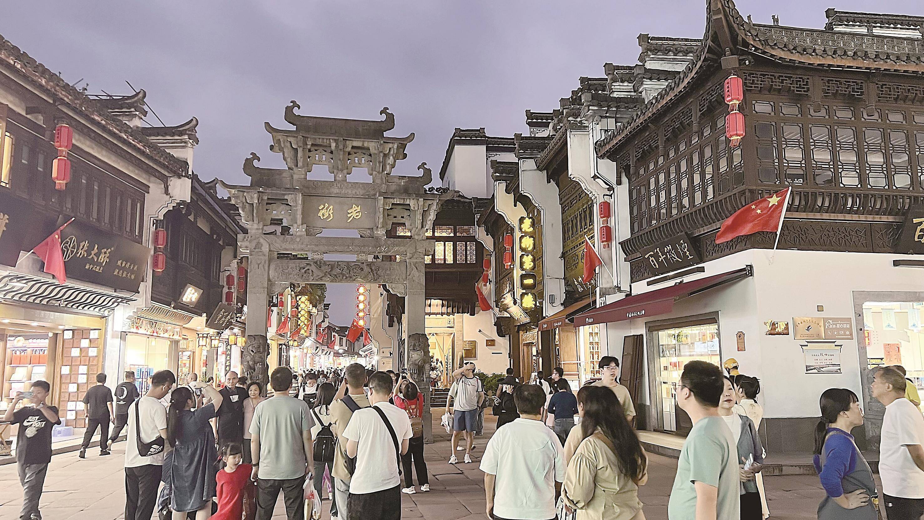 【文化中国行】屯溪老街:徽文化的创意呈现