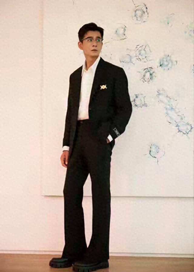 乔振宇:被赞天涯四美,出道24年花期依旧,今45岁成霸道总裁