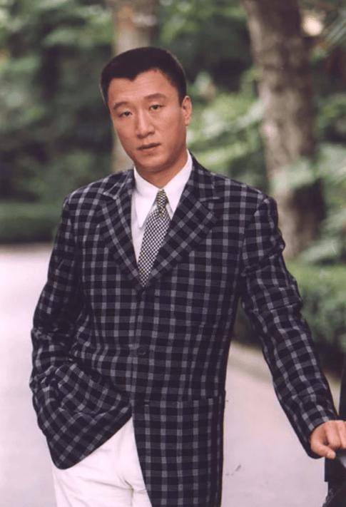 孙红雷真移民澳洲了?本人首次回应引争议,网友:不如不说