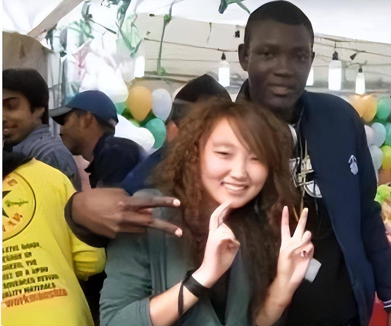 19年前,陕西23岁女生被黑人传染艾滋,选择公开并直言:我很爱他