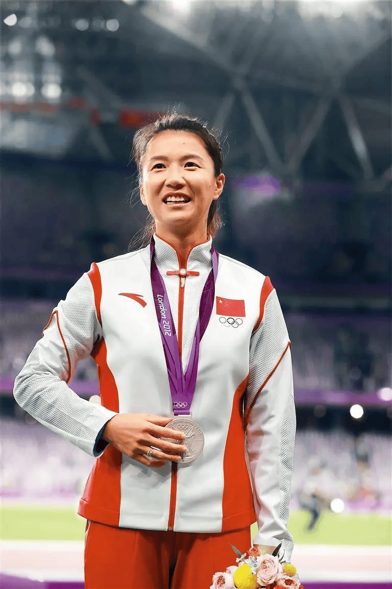 巴黎奥运会开幕:塞纳河上,中国红美炸了!