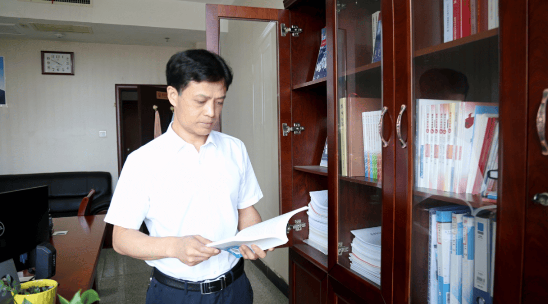 东乡区委组织部常务副部长邹永辉2024年度新时代赣鄱先锋党的二十届