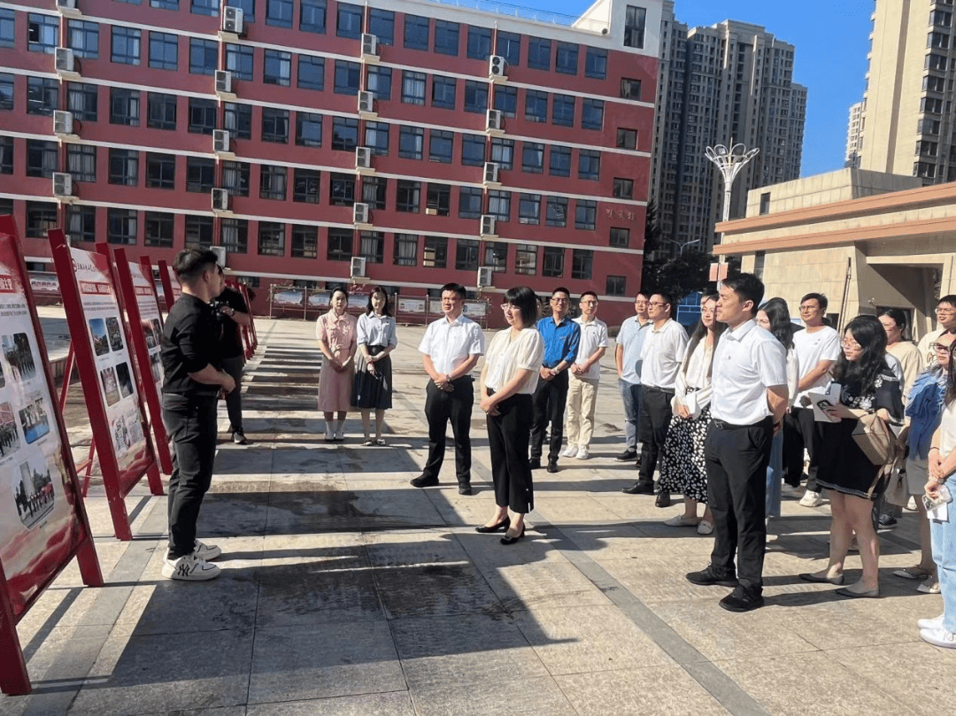 会前,与会人员集中调研观摩了马鞍山秀山实验学校,安徽靓马科技股份