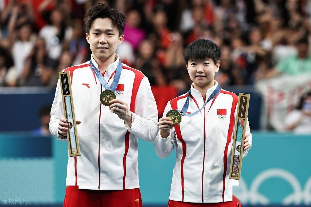 巴黎奥运会乒乓球混双决赛:"莎头"组合勇夺金牌,群星祝贺