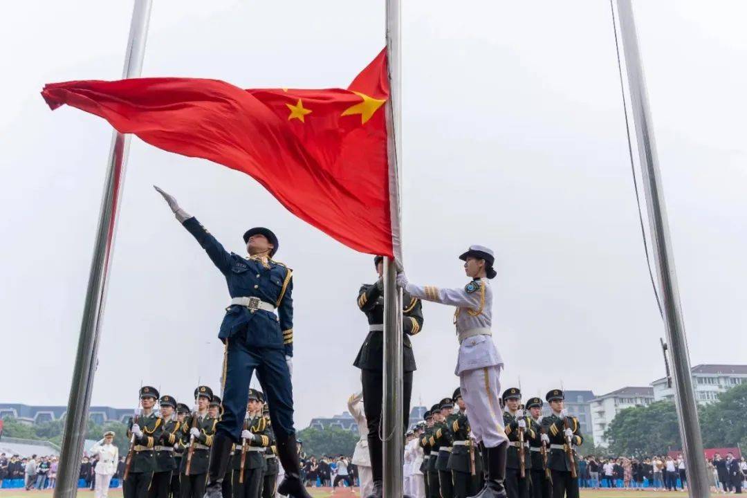 南信大国旗护卫队!