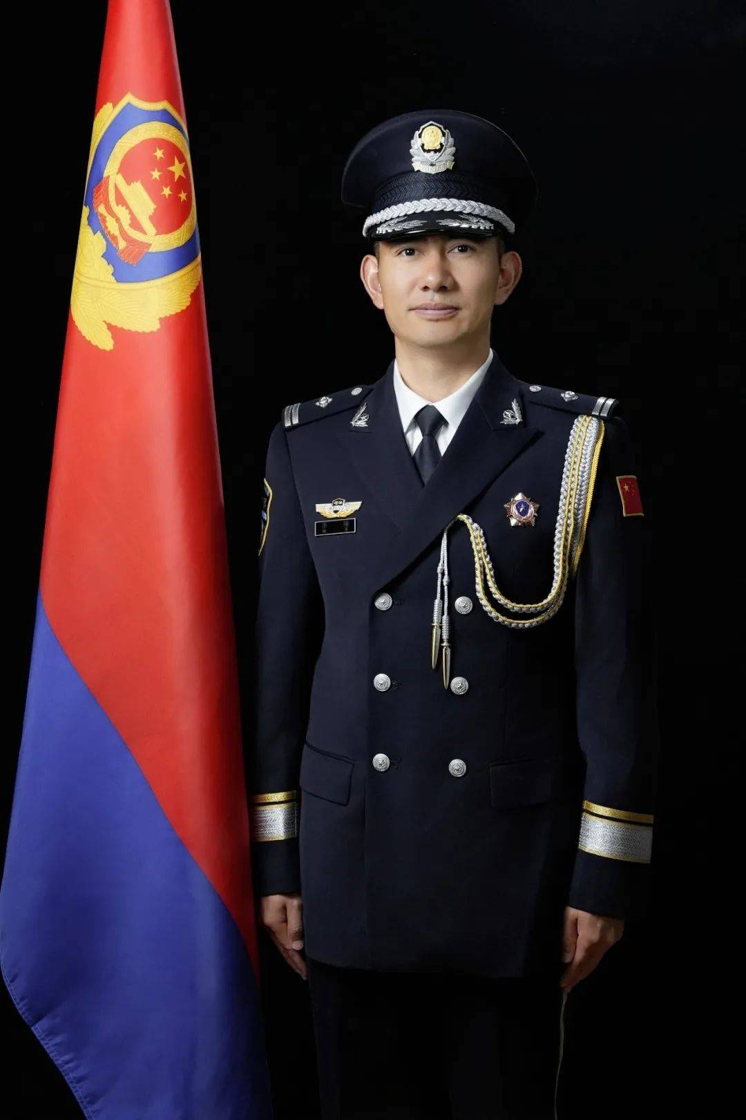 八一特辑丨橄榄绿→警察蓝 不变的词不变的诗.