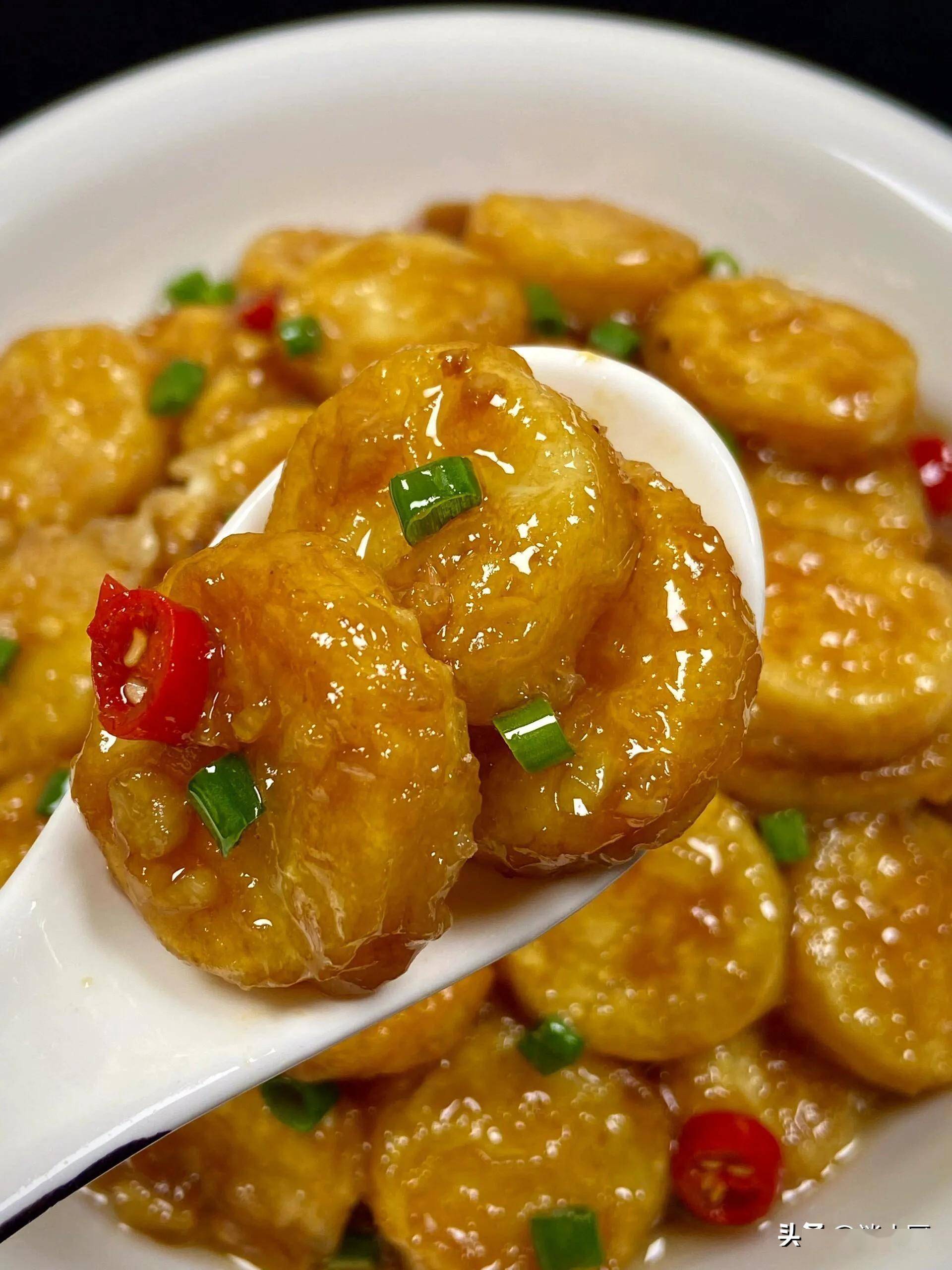 5.酱汁日本豆腐4.香酥土豆饼3.绿豆南瓜粥2.油菜炒香菇1.虾滑紫菜蛋汤