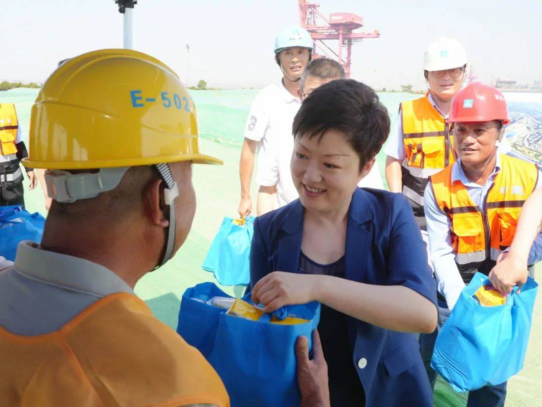 张彤带队开展高温慰问,督查安全生产和夏季保供等工作