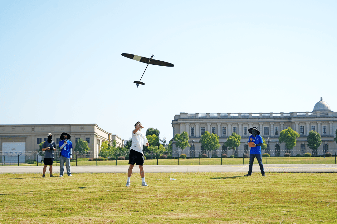 中国大学生飞行器设计创新大赛选拔赛在万丰举行