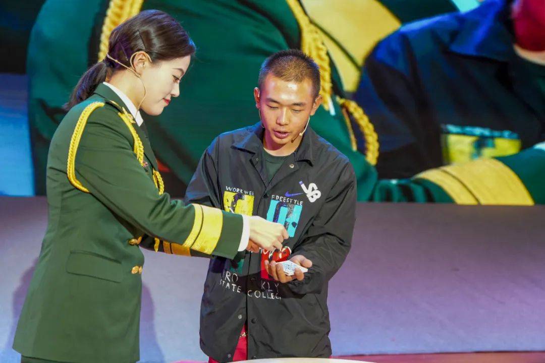 武警西藏总队:专题文艺汇演励兵心