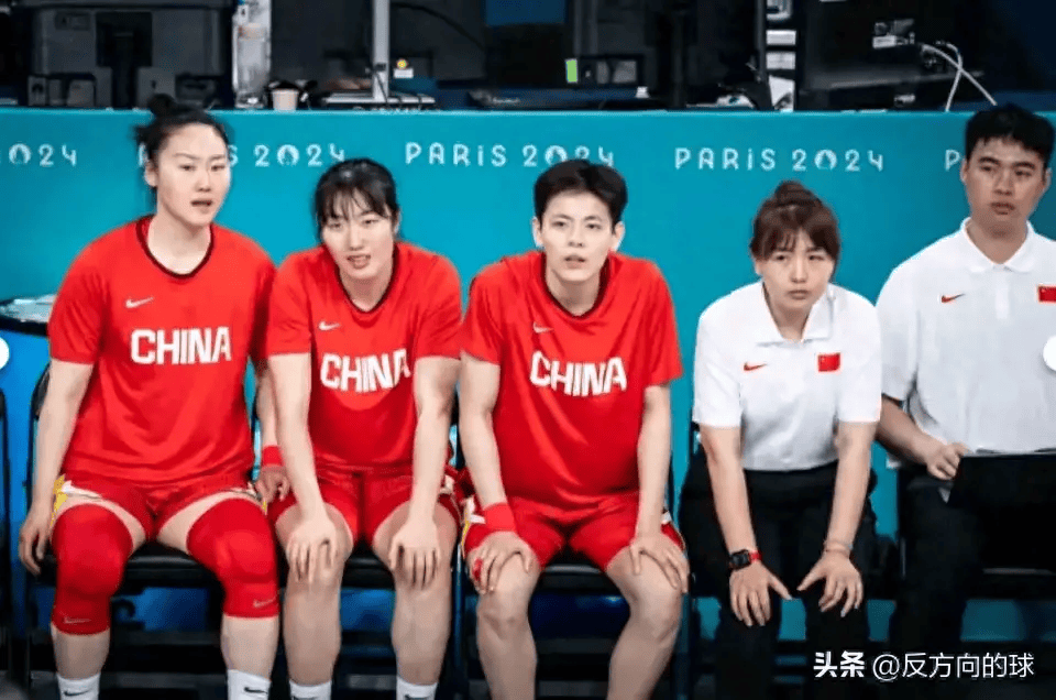 窝囊出局!女篮四大罪人曝光,郑薇居首队长担主责,王芳幕后元凶