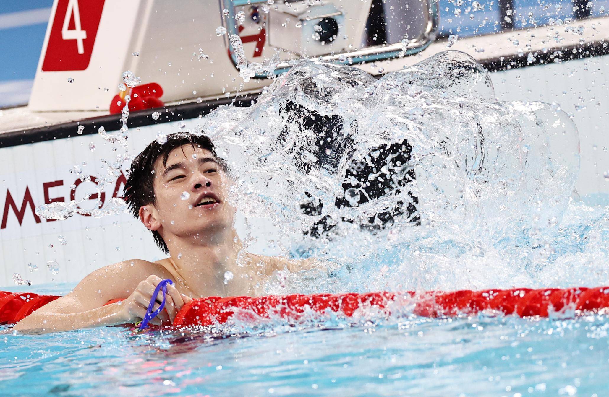 巴黎奥运会 | 逆境中,中国游泳发出"奥运最强音"