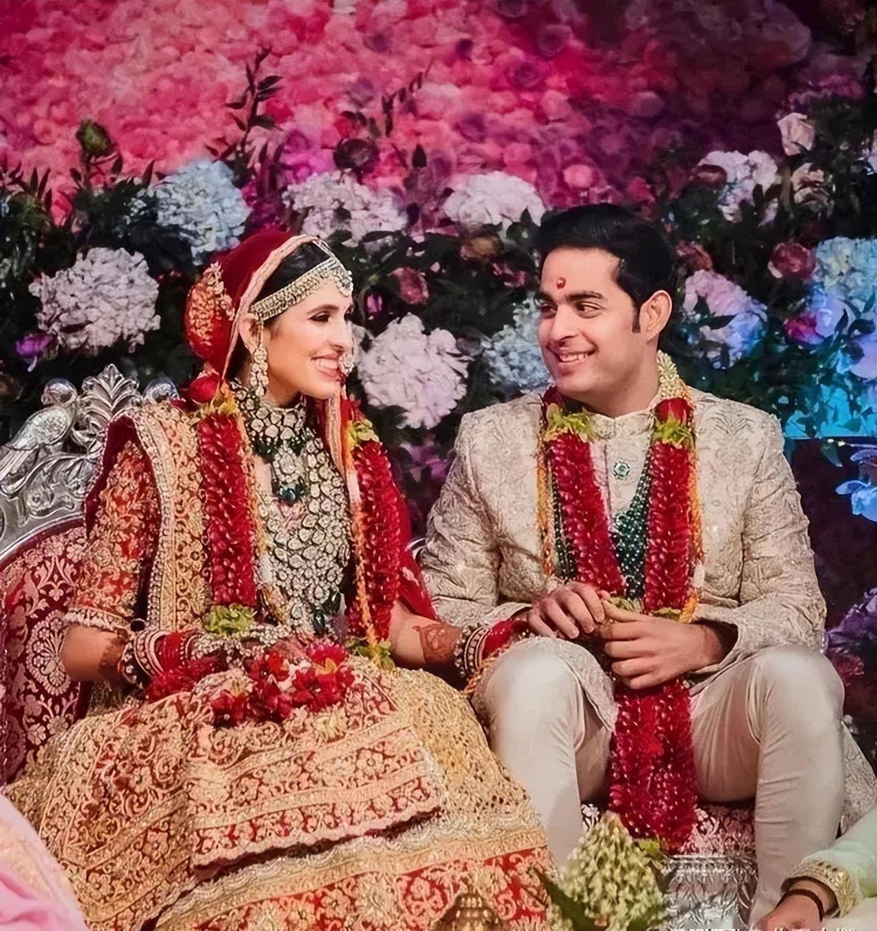 印度首富的俩儿媳:大儿媳貌美学历高,不如高种姓出身的妯娌受宠