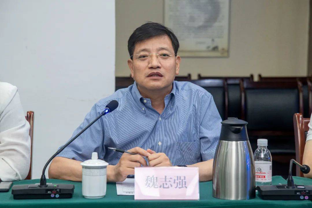 青岛大学校长魏志强一行莅临集团调研座谈