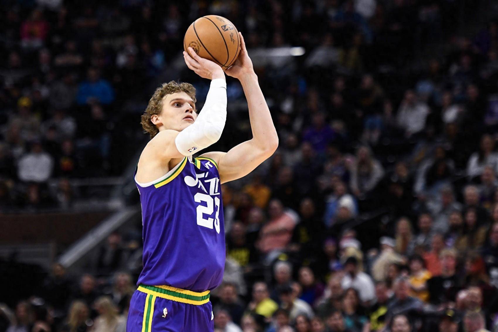 woj:马尔卡宁5年2.38亿美元提前续约爵士!
