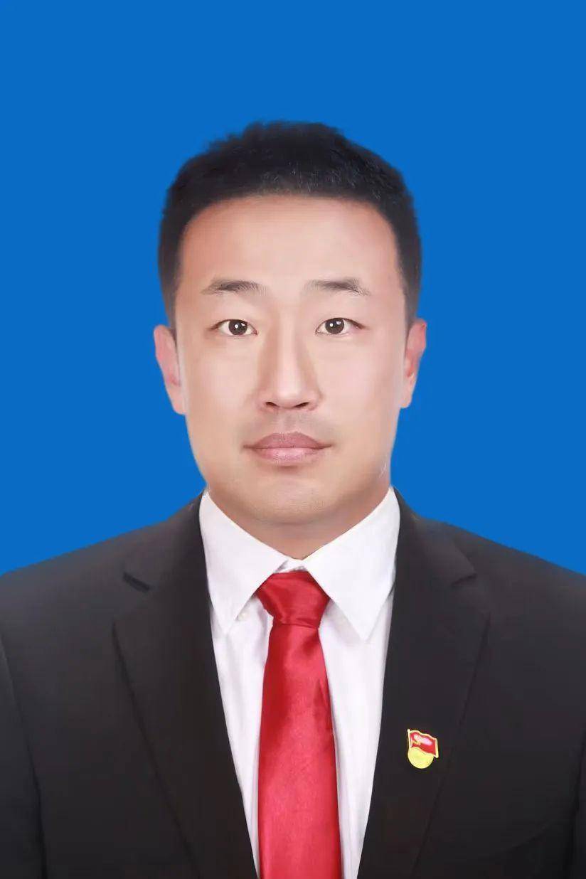 研究生,法学硕士,中共党员,履新前任北京市平谷区人民政府副区长