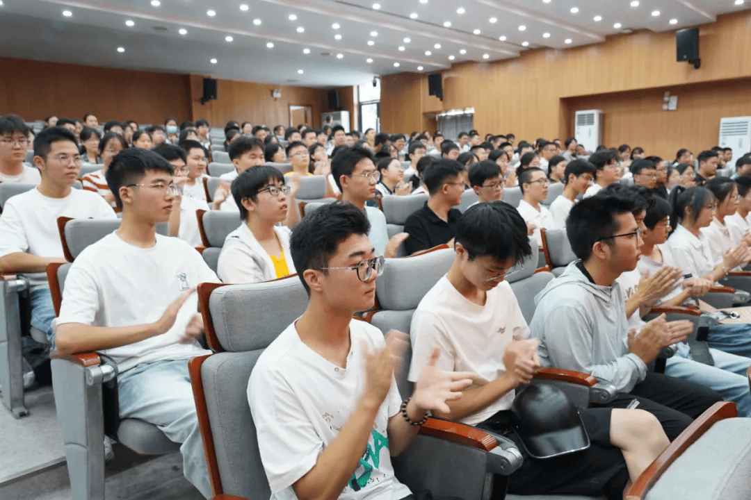 祁门一中第五届"学强奖学金"颁奖典礼隆重举行