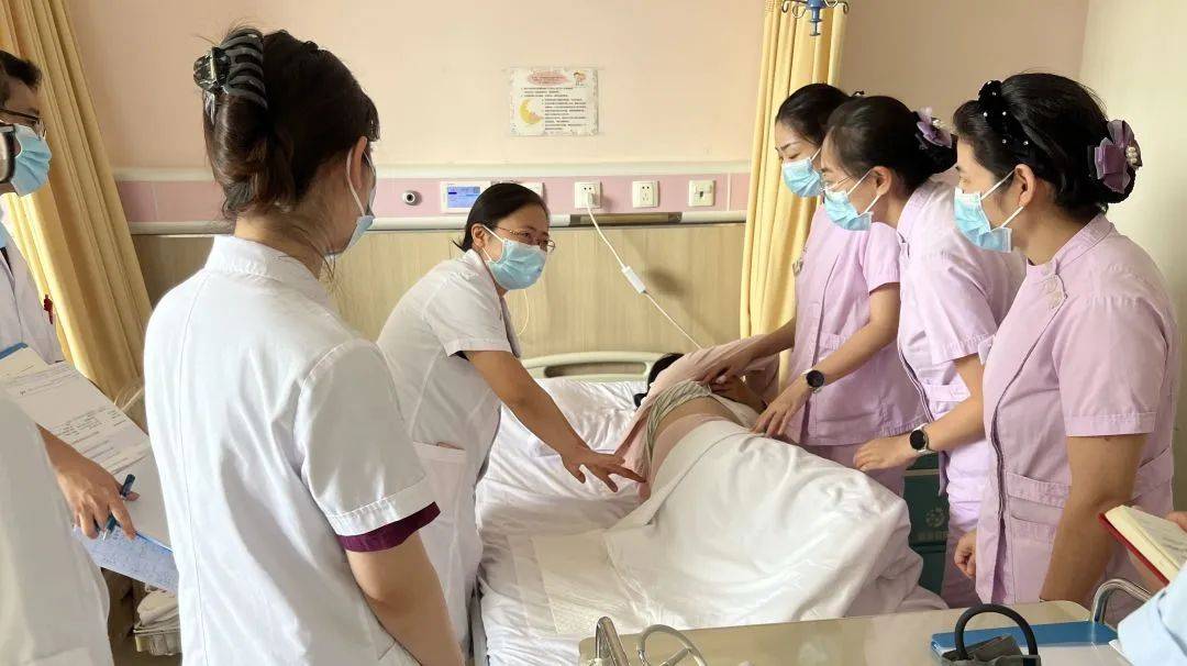 【创新】医护一体化创新查房 母婴健康保障再升级_护理_病情_医生